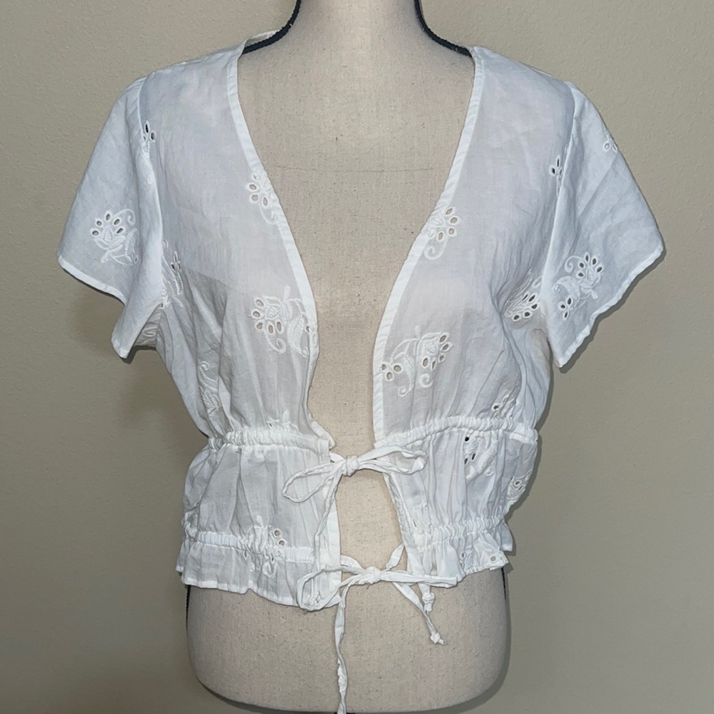 Dizzy Lizzy White floral cropped adjustable tie front top NWOT
